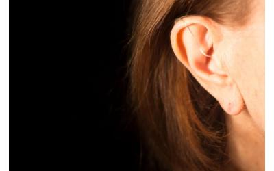 ¿El audífono ayuda a revertir mi pérdida auditiva?