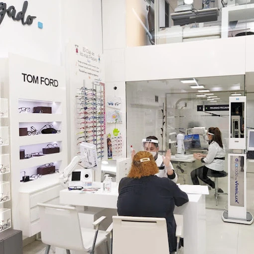 Aud�fonos en LUGO, Adri�n Salgado