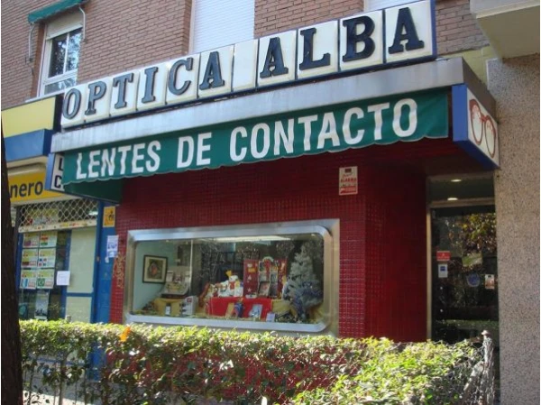Aud�fonos en MADRID, Alba �ptica