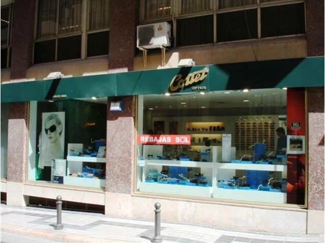 Aud�fonos en TARRAGONA, Cottet �ptica y Audiolog�a Pla�a Alfons XII, 11