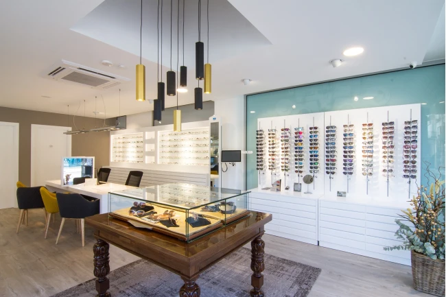 Aud�fonos en GIRONA, L��tica Dar�