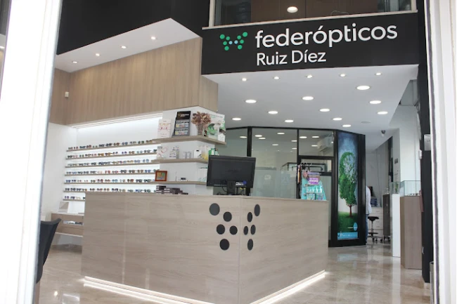 Aud�fonos en CADIZ, Mar�a Ruiz �ptica