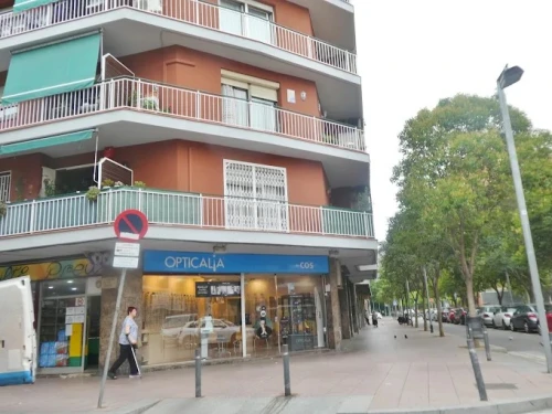 Opticalia Sas / Óptica Cos Guía del Audífono