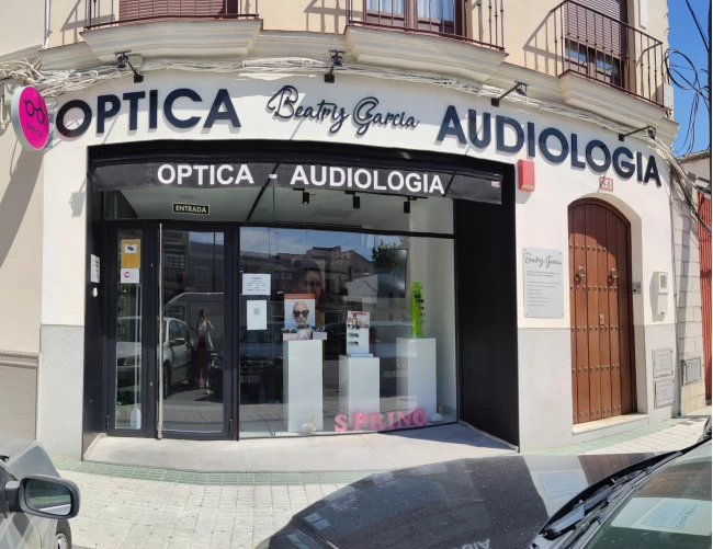 Audífonos en SEVILLA, Óptica y Audiología Beatriz García Audífonos en SEVILLA, Óptica y Audiología Beatriz García