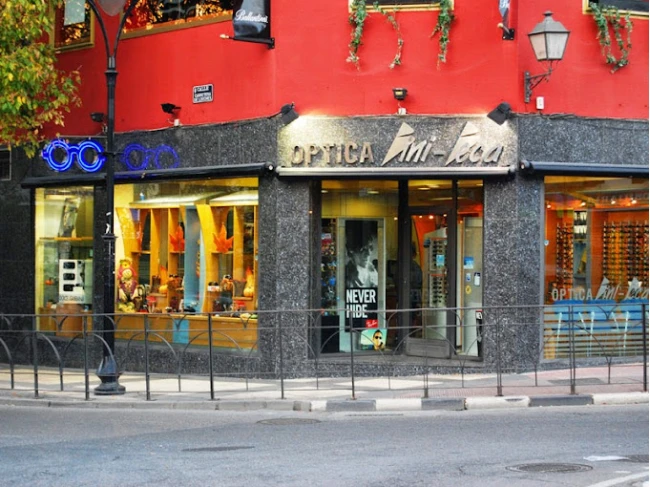 Aud�fonos en MADRID, �ptica Binibeca