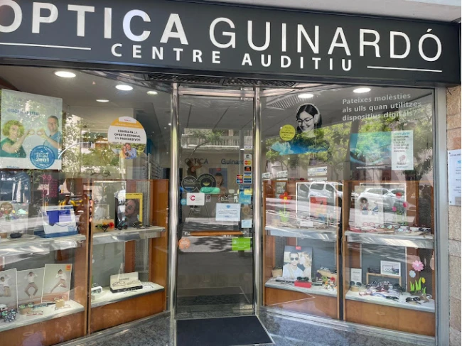 Aud�fonos en BARCELONA, �ptica Guinardo