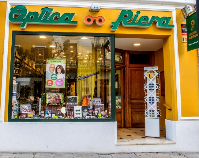 Aud�fonos en MENORCA, �ptica Riera